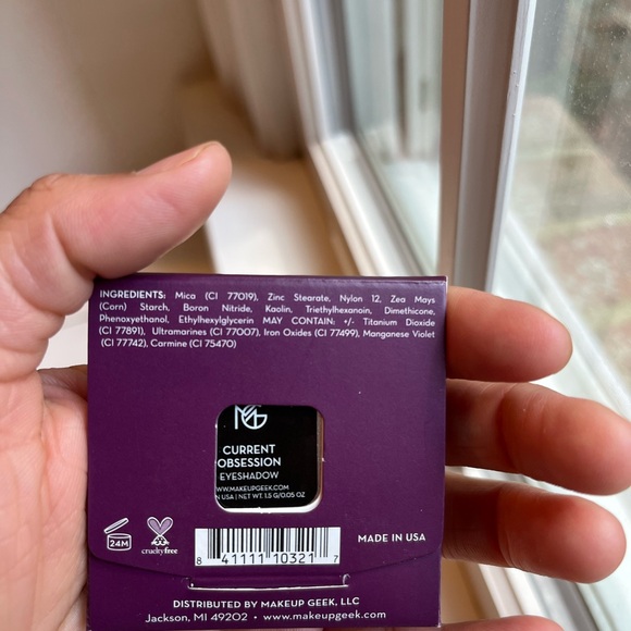 Makeup Geek Signature Eyeshadow CURRENT OBSESSION NWT - Picture 2 of 3